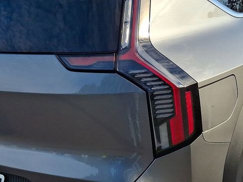 Used 2024 Kia EV9 Light image 12