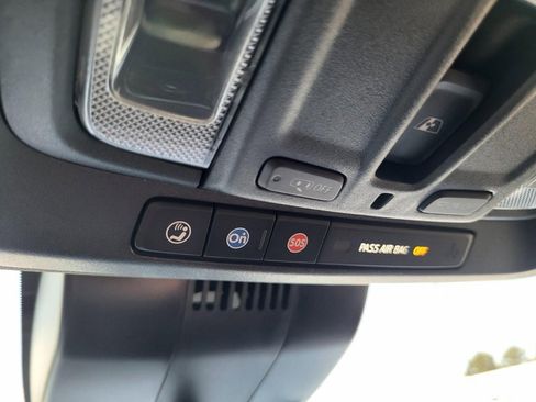 Used 2025 GMC Sierra 1500 AT4 w/ Technology Package AWD/4WD image 23