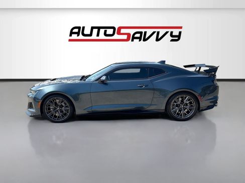 Used 2019 Chevrolet Camaro ZL1 RWD image 4