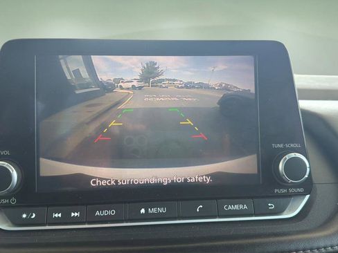 Used 2023 Nissan Rogue S AWD/4WD image 20