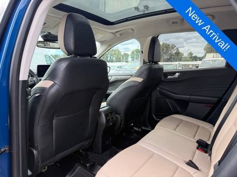 Used 2022 Ford Escape Titanium w/ Class II Trailer Tow Package AWD/4WD image 11