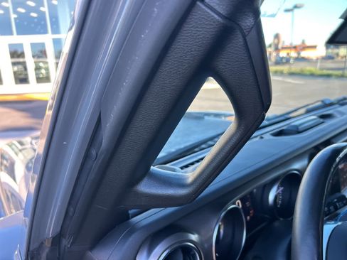 Used 2022 Jeep Wrangler Unlimited Rubicon 4xe w/ Cold Weather Group image 28