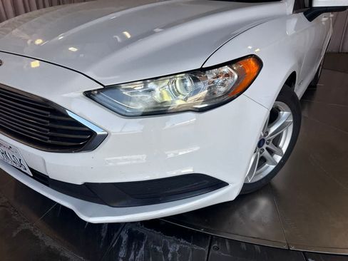 Used 2018 Ford Fusion SE FWD image 9