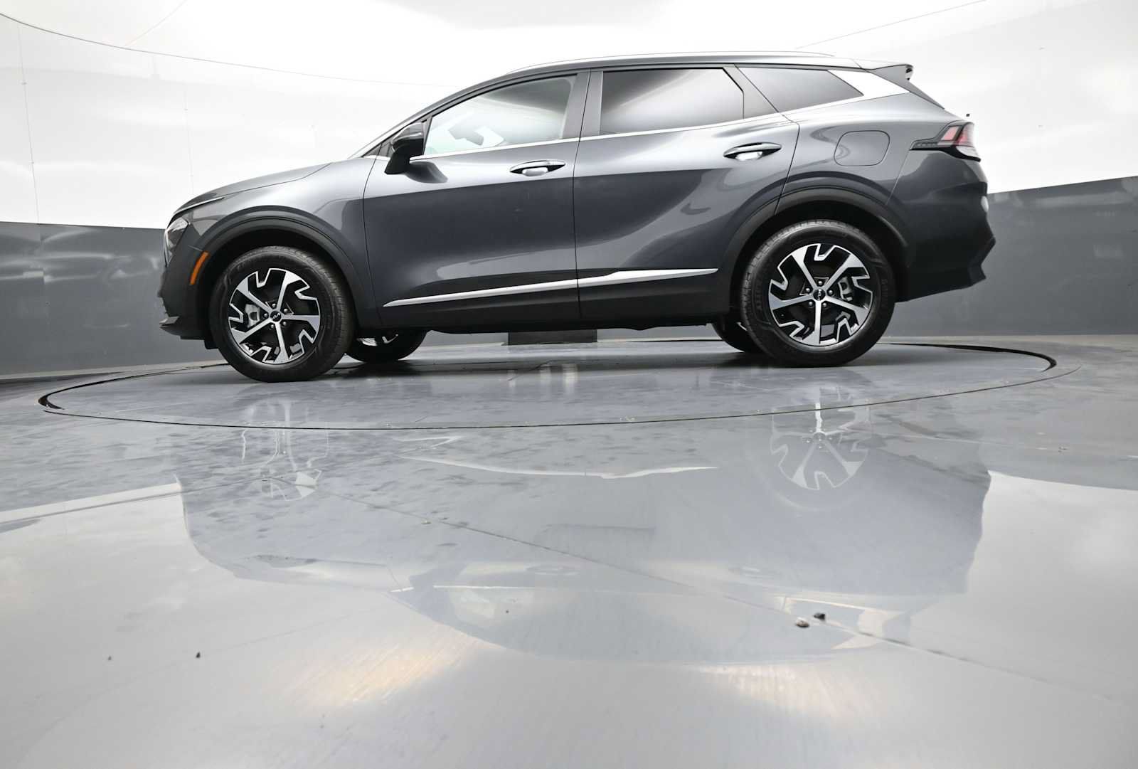 Certified 2023 Kia Sportage EX AWD/4WD image 32