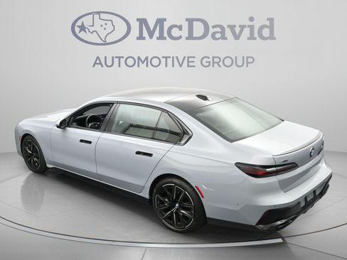 Used 2023 BMW 760i xDrive w/ Executive Package AWD/4WD image 37