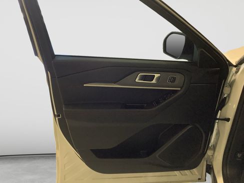 Used 2025 Ford Explorer ST RWD image 12