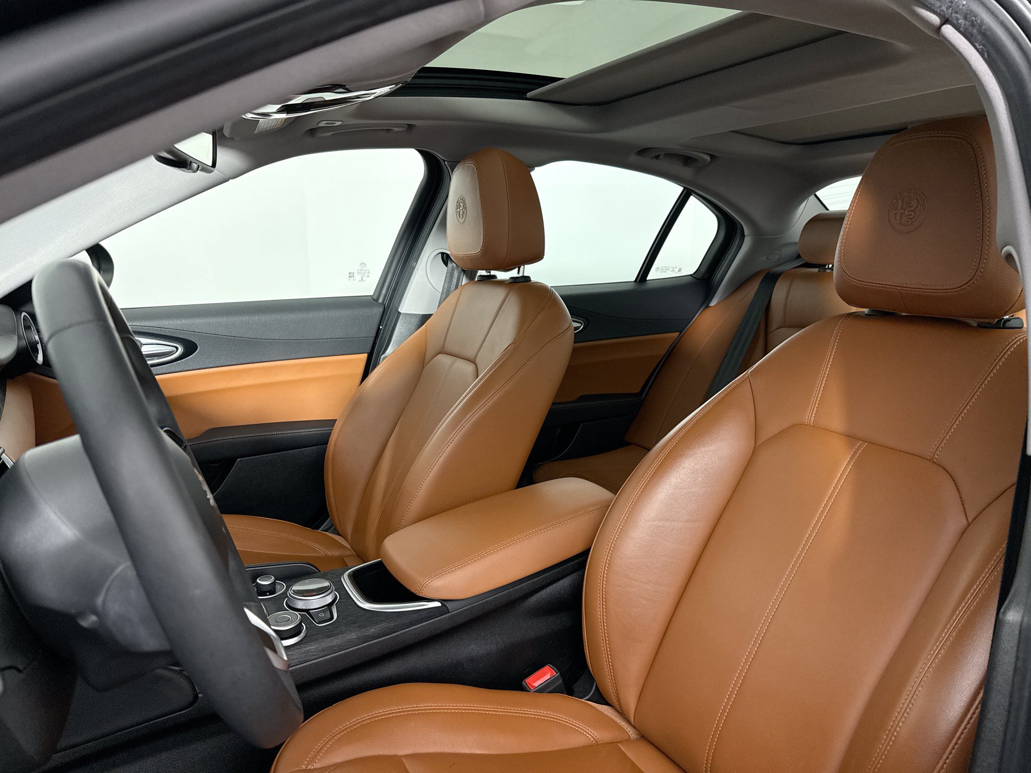 Used 2020 Alfa Romeo Giulia AWD w/ Cold Weather Package image 21