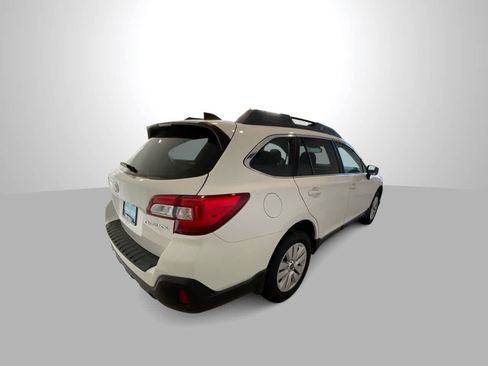 Used 2018 Subaru Outback 2.5i Premium image 8