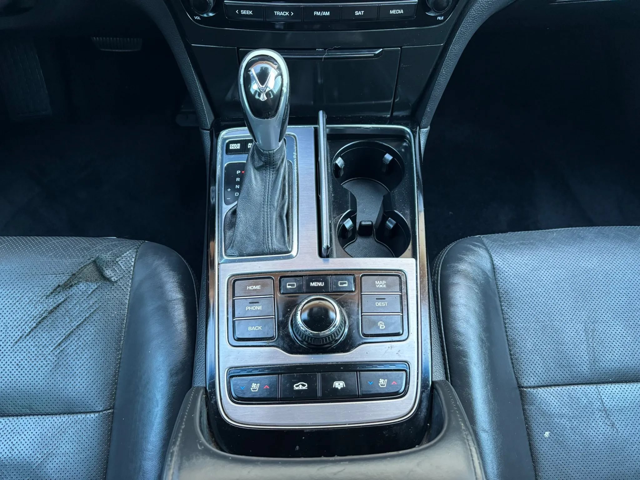 Used 2014 Hyundai Equus Signature RWD image 35