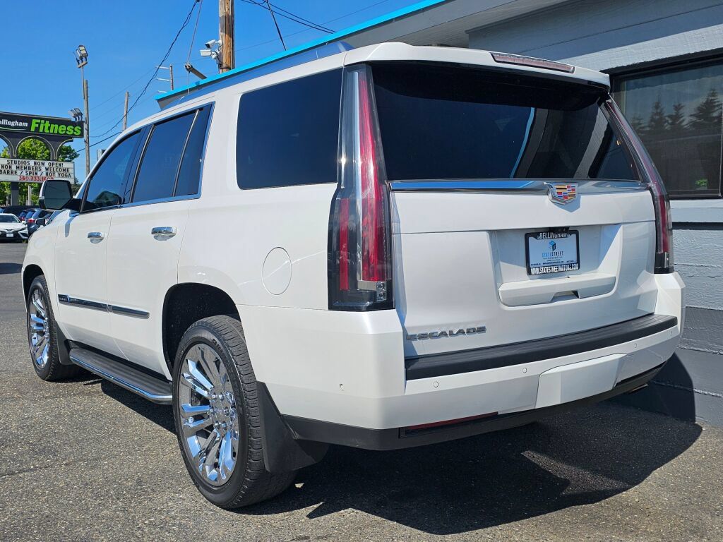 Used 2018 Cadillac Escalade Premium Luxury w/ LPO, Radiant Package AWD/4WD image 3