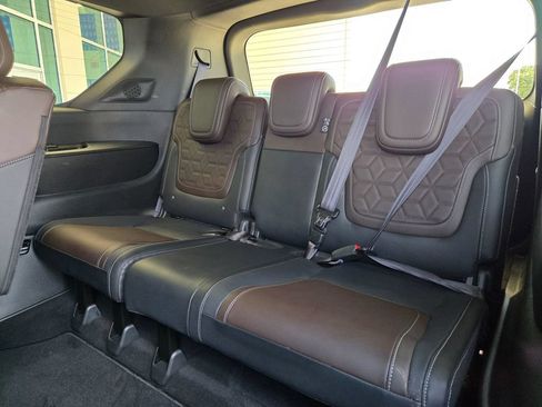 Used 2025 Nissan Armada Platinum Reserve AWD/4WD image 16