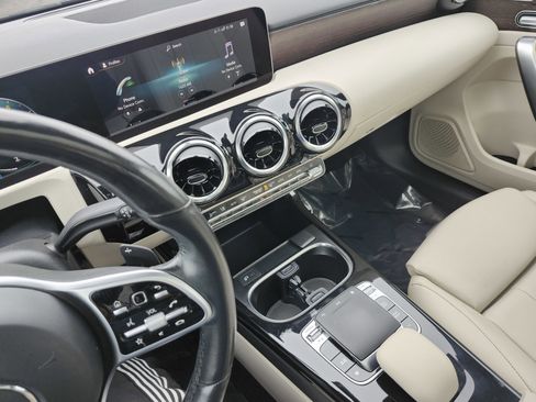 Used 2019 Mercedes-Benz A 220 4MATIC image 32