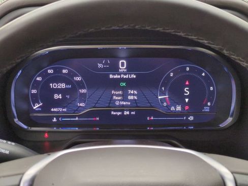 Used 2024 GMC Yukon SLE w/ Gmc Pro Safety Plus Package AWD/4WD image 13