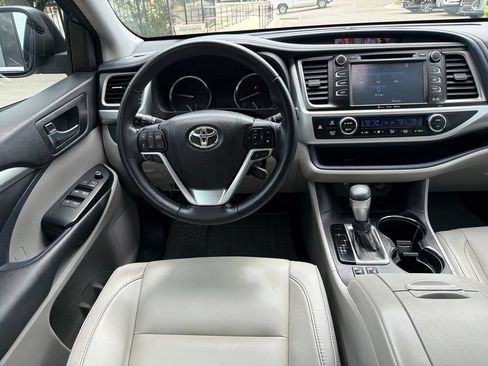 Used 2018 Toyota Highlander XLE FWD image 31