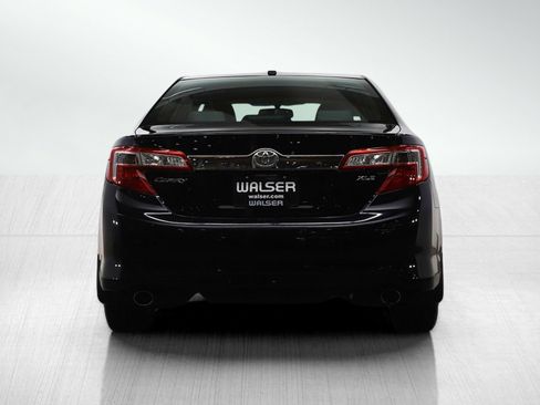 Used 2014 Toyota Camry XLE image 4