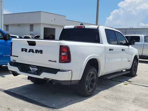 Used 2025 RAM 1500 Big Horn AWD/4WD image 4