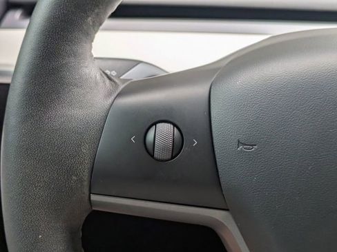 Used 2022 Tesla Model Y Performance AWD/4WD image 27