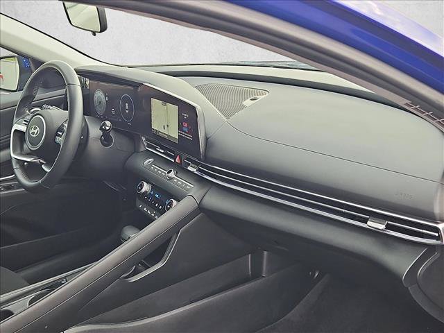 Used 2025 Hyundai Elantra SEL FWD image 23
