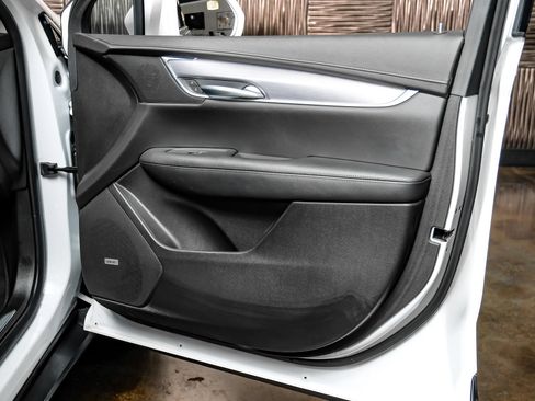 Used 2019 Cadillac XT5 Premium Luxury FWD image 50