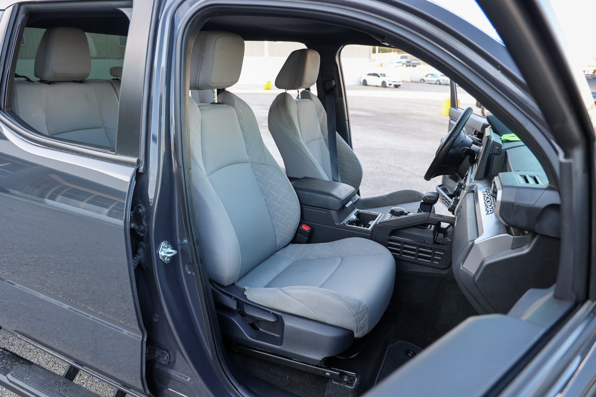 Certified 2025 Toyota Tacoma SR5 AWD/4WD image 42