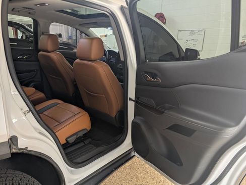 Used 2020 GMC Acadia AT4 image 14