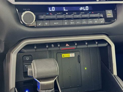 Used 2024 Toyota Tundra Limited image 16