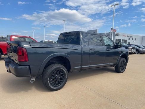 Used 2026 RAM 2500 Limited AWD/4WD image 3