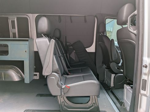 Used 2024 Mercedes-Benz Sprinter 2500 image 31