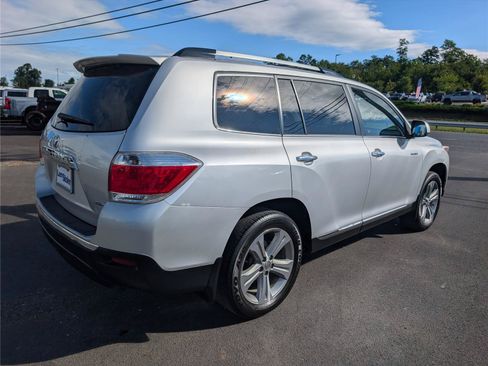Used 2012 Toyota Highlander Limited w/ Tow Pkg AWD/4WD image 5