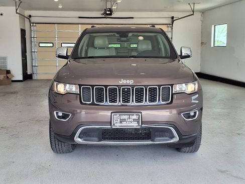 Used 2017 Jeep Grand Cherokee Limited w/ Trailer Tow Group IV AWD/4WD image 15