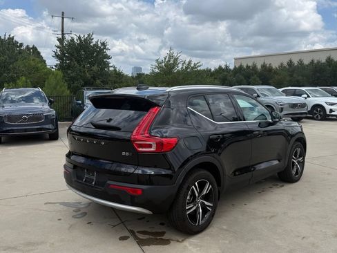 Used 2025 Volvo XC40 B5 Core AWD/4WD image 5