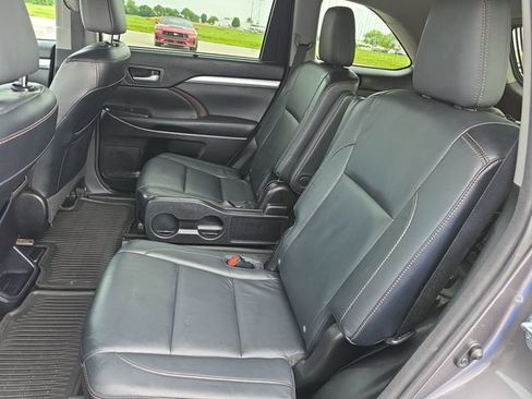 Used 2016 Toyota Highlander XLE AWD/4WD image 28