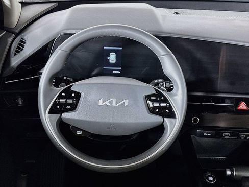 Certified 2023 Kia Niro EX FWD image 14