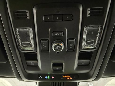 Used 2023 Chevrolet Suburban Z71 w/ Luxury Package AWD/4WD image 23