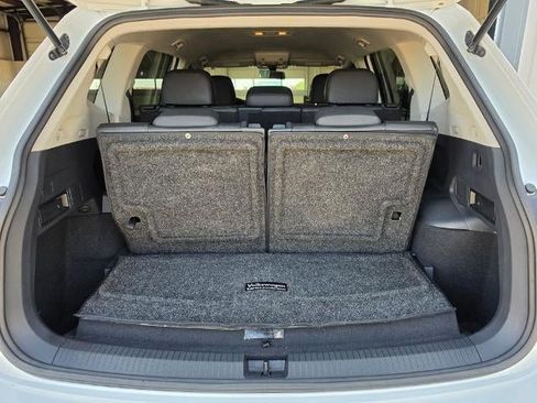 Used 2020 Volkswagen Tiguan SE FWD image 29