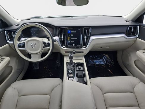 Used 2020 Volvo S60 T5 Momentum FWD image 10