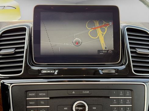 Used 2019 Mercedes-Benz GLS 450 4MATIC image 16