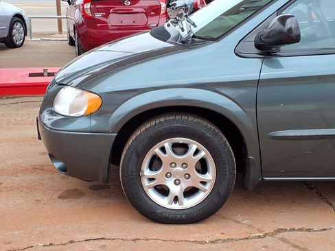 Used 2003 Dodge Grand Caravan Sport image 2