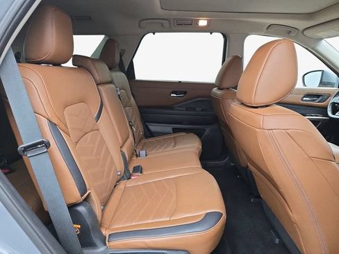 Used 2025 Nissan Pathfinder Platinum w/ Cargo Package FWD image 36