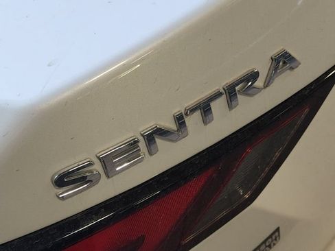 Used 2025 Nissan Sentra SV w/ SV Premium Package FWD image 10