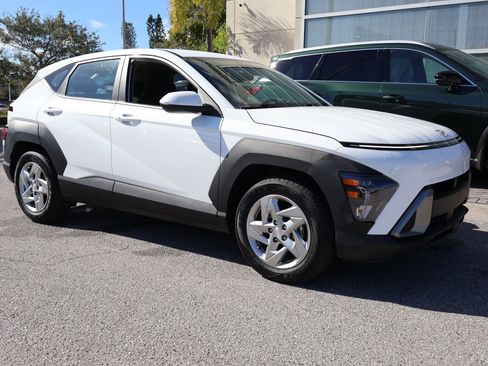 Used 2024 Hyundai Kona SE image 10