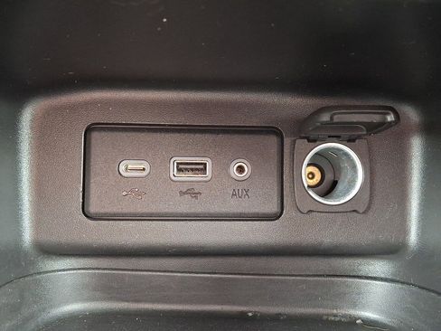 Used 2024 Chevrolet Equinox LT image 23