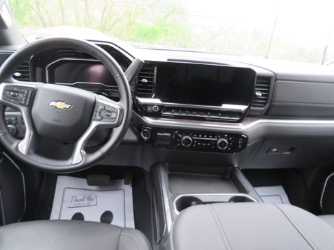 Used 2024 Chevrolet Silverado 2500 LTZ w/ LTZ Convenience Package AWD/4WD image 11