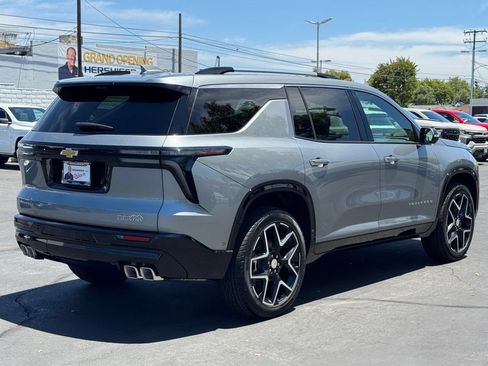 New 2026 Chevrolet Traverse High Country w/ LPO, Floor Liner Package AWD/4WD image 6