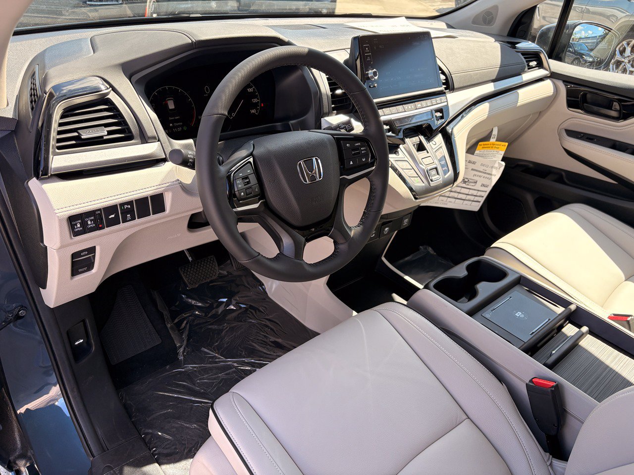 New 2027 Honda Odyssey Touring image 9