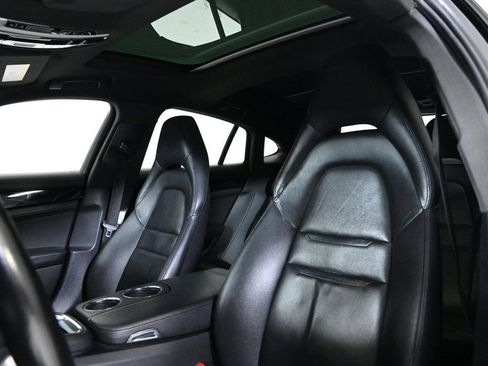 Certified 2020 Porsche Panamera image 5