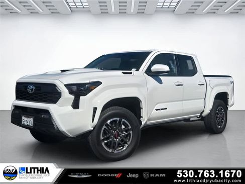 Used 2024 Toyota Tacoma TRD Sport image 1