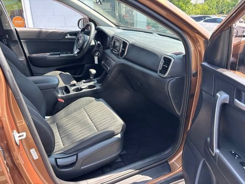 Used 2019 Kia Sportage LX AWD/4WD image 8