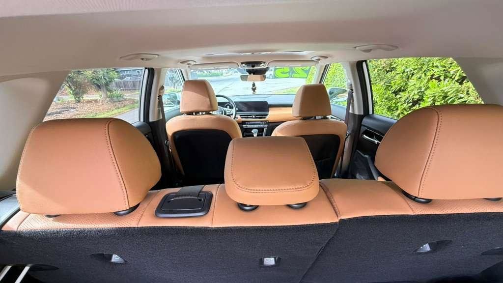 Used 2025 Kia Seltos EX w/ EX Sunroof Package FWD image 6