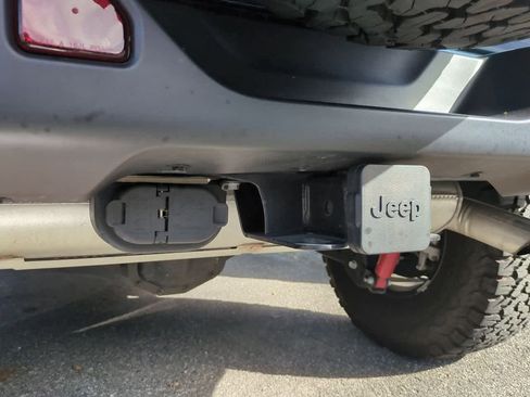 Certified 2025 Jeep Wrangler Willys image 35